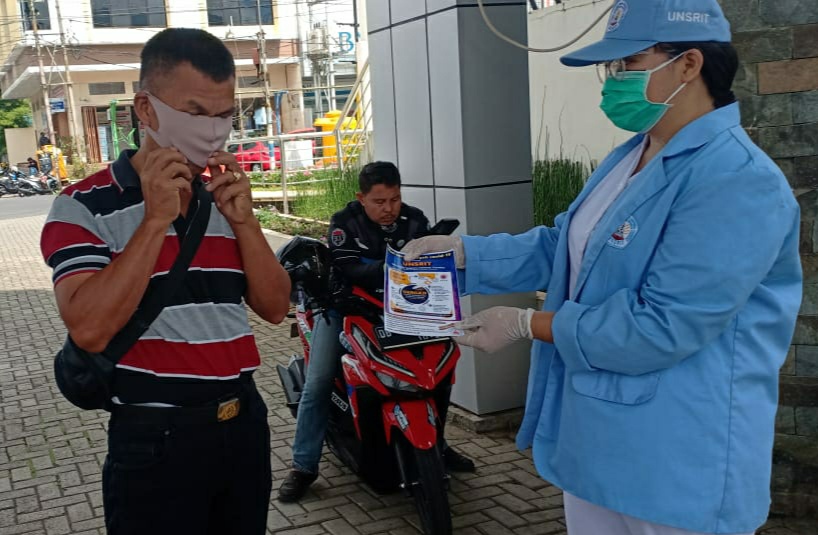 Cegah Covid 19, Unsrit Bagikan Masker Gratis